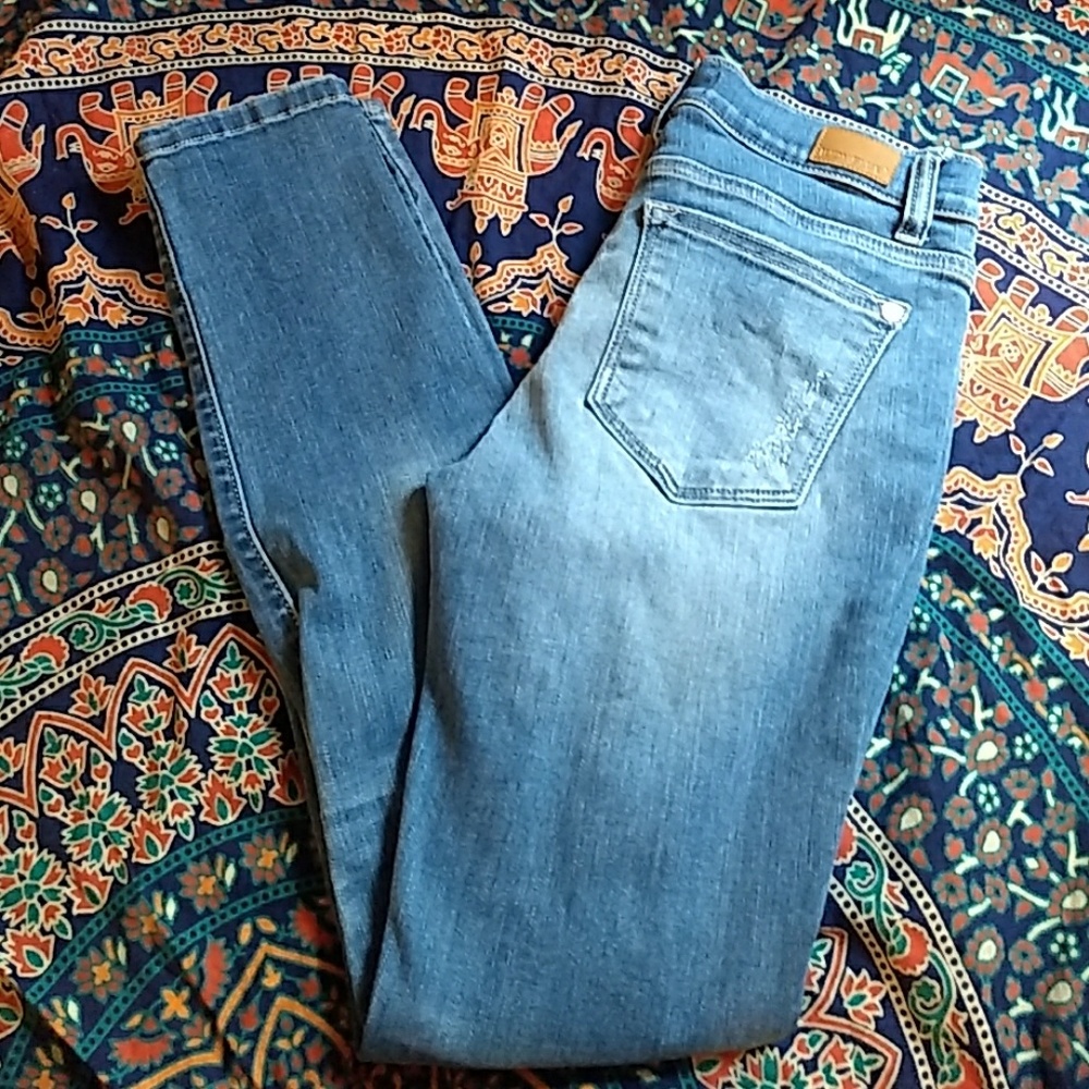 Judy blue stretchy jeans